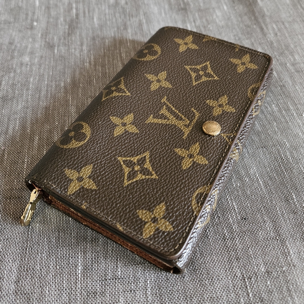 Authentic Women's Louis Vuitton Wallet